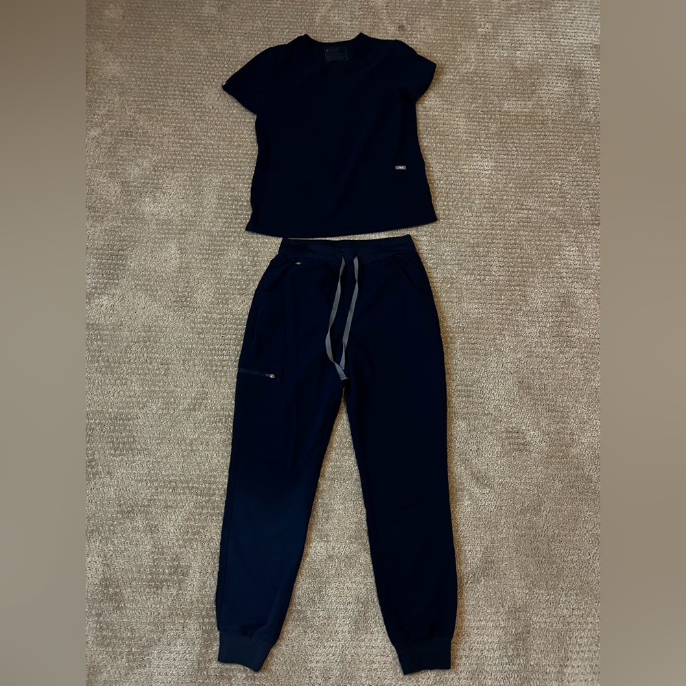 Figs Women’s Scrub Set Navy